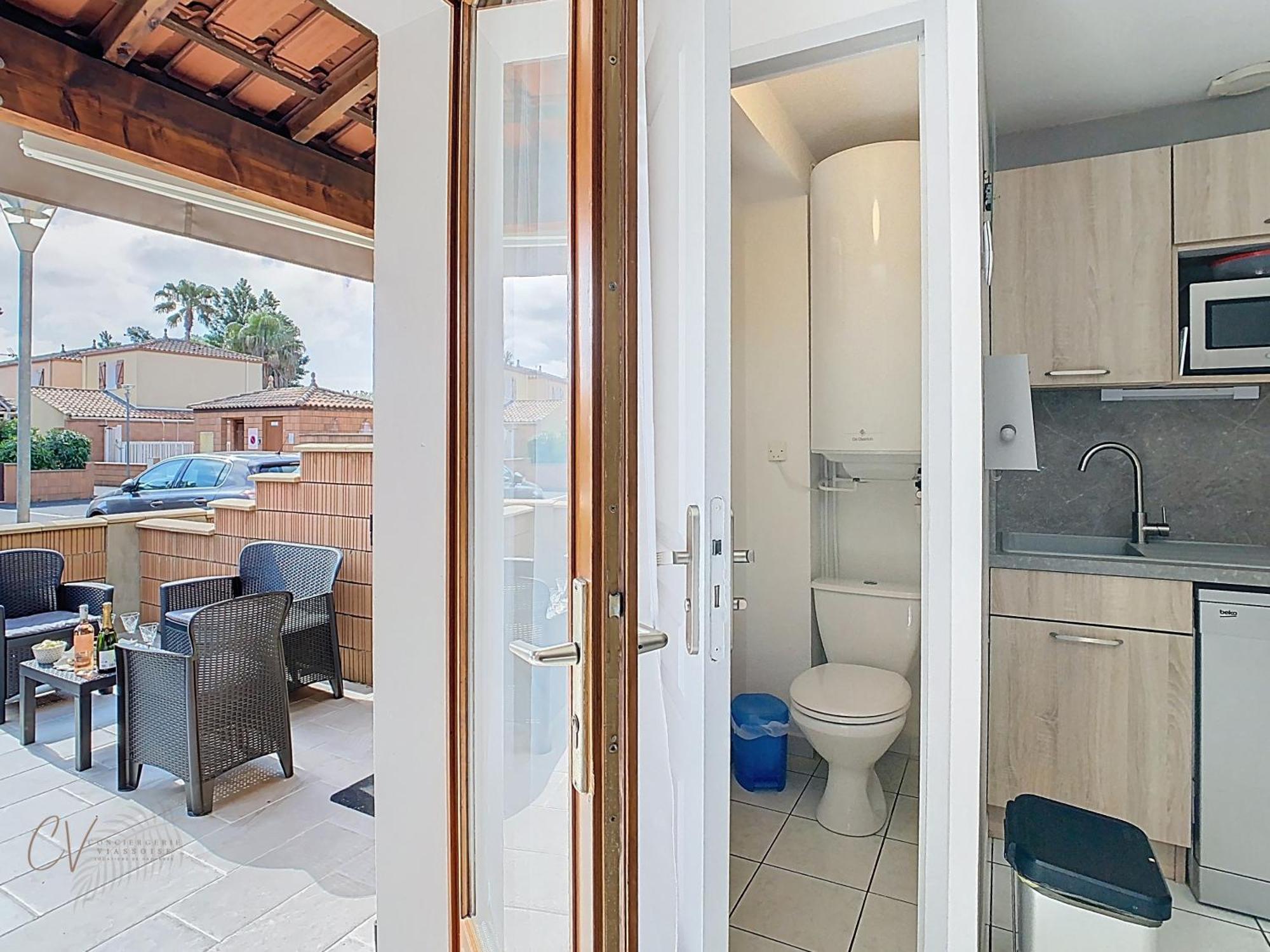 Petit Coin De Paradis Dans Residence Avec Piscine Vias Exteriör bild
